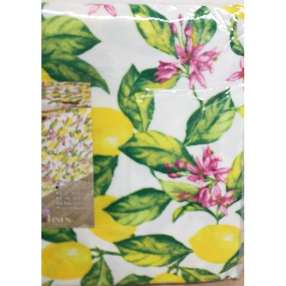 1 Printed Fabric Tablecloth, 52